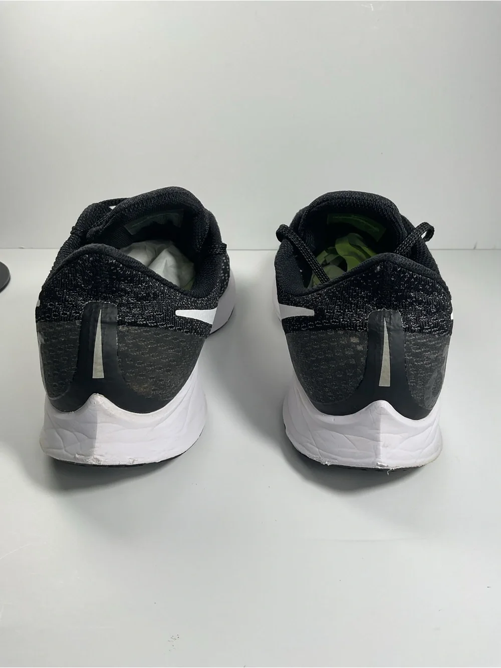 Nike Air Zoom Pegasus 35 Men’s Size 10 Black White Running Shoes